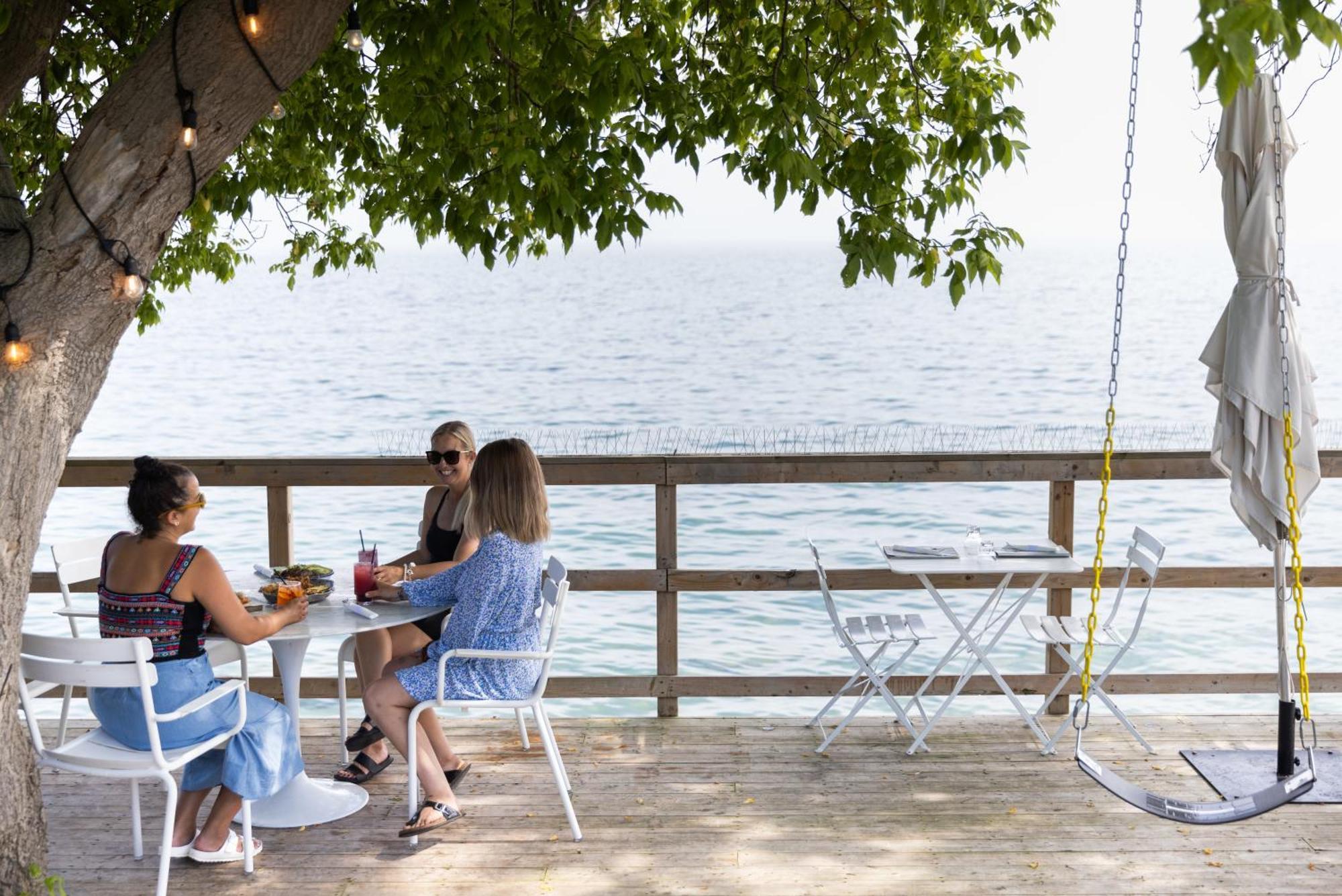 The Lakeside Prince Edward County Wellington Bagian luar foto