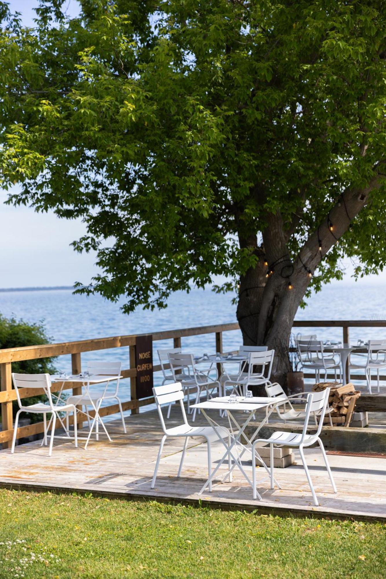 The Lakeside Prince Edward County Wellington Bagian luar foto